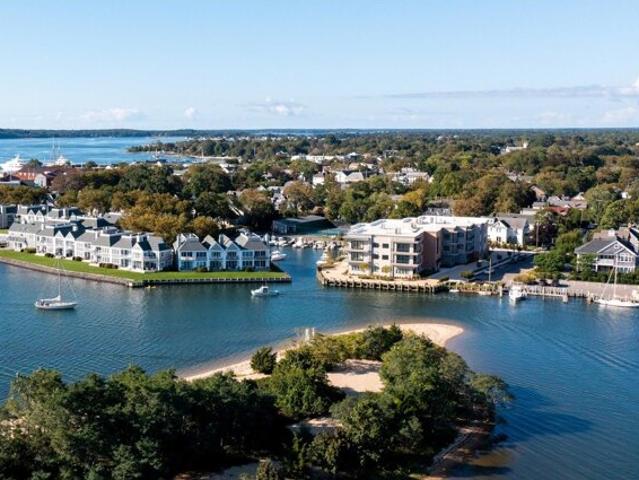 Condo for sale in Greenport