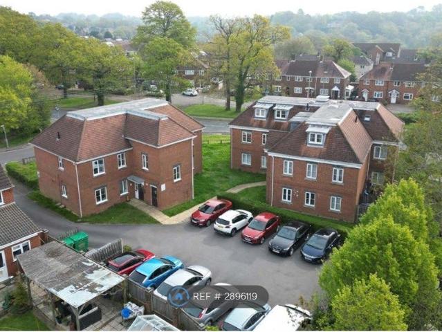 Apartment for rent in Butlocks Heath, Helford