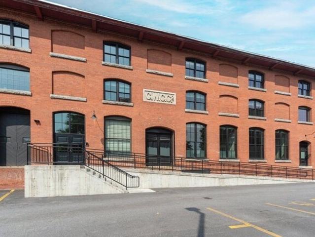 Condo for sale in Clinton, Massachusetts