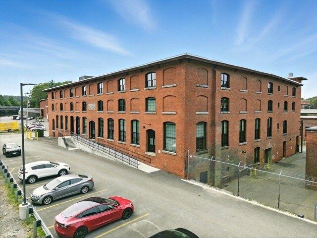 Condo for sale in Clinton, Massachusetts