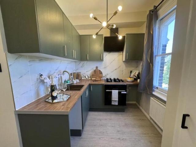 Apartment for rent in Brook Green, Greater London