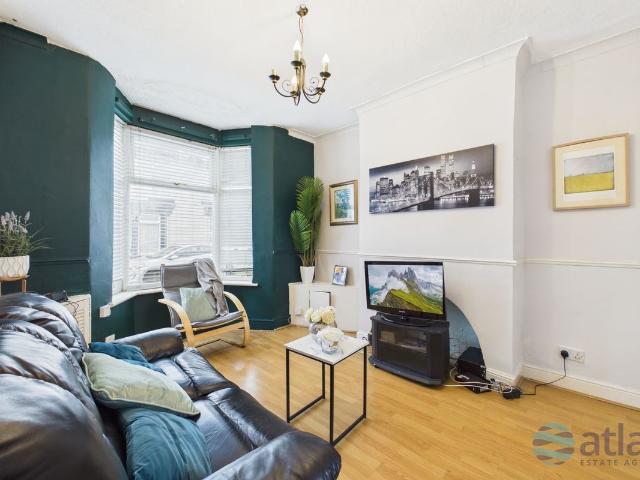 House for rent in Calderstones