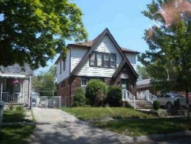 House for sale in Lincoln Park