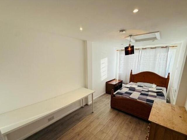 House for rent in London Borough of Ealing, Greater London