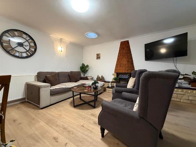 Apartment for rent in Sydenham, Green Close