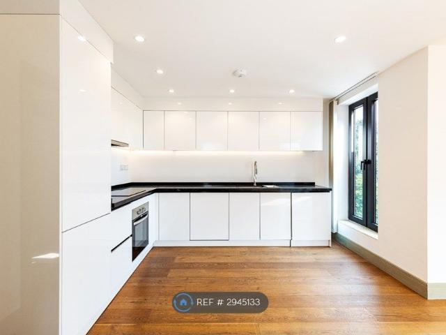 Apartment for rent in London Borough of Hounslow, Strand
