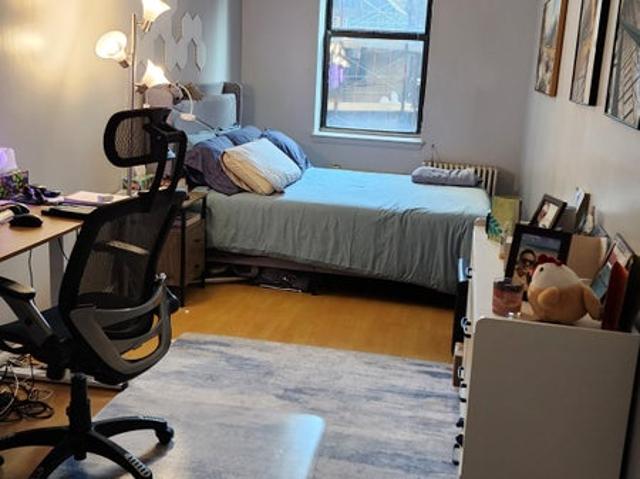 Room for rent in Arverne, New York