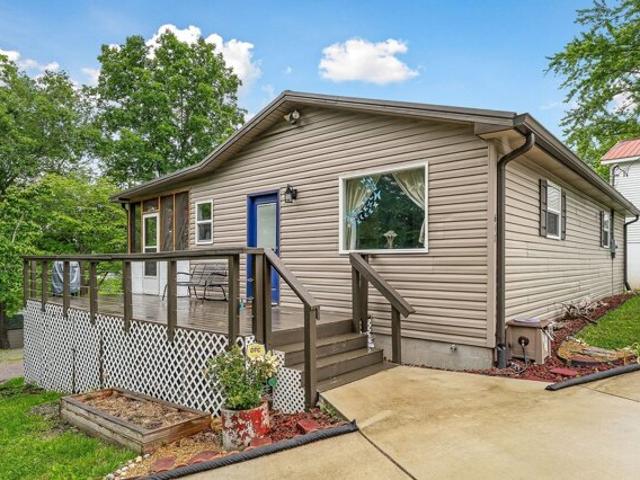 House for sale in Smithville