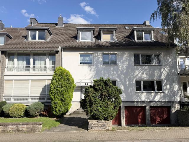 Dachgeschosswohnung kaufen in Köln, Nordrhein-Westfalen