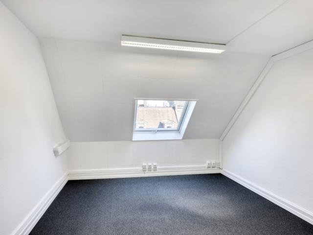 Büro mieten in Einigen, Zürich