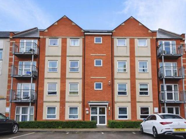 House for sale in Northampton, Northamptonshire