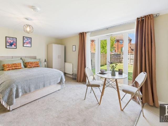 Studio for rent in Taw Hill, Haydon Wick