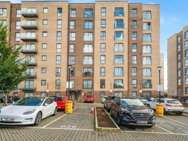 House for sale in Luton