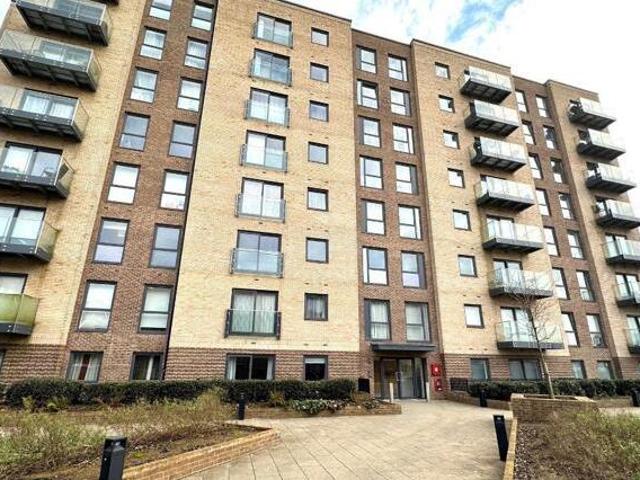 House for sale in Luton, England