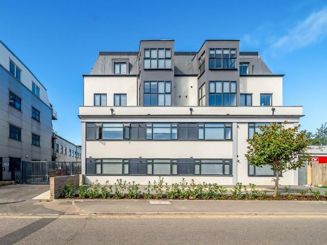 Apartment for rent in Elstree and Borehamwood, Borehamwood