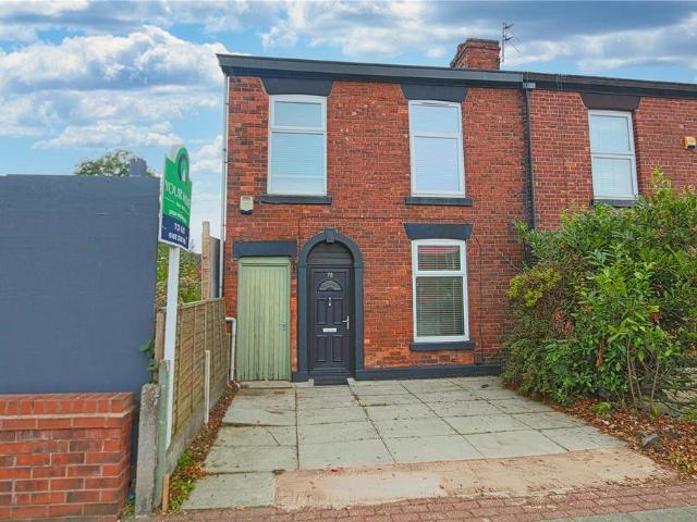 House for rent in Crown Point South Industrial Park, Tameside