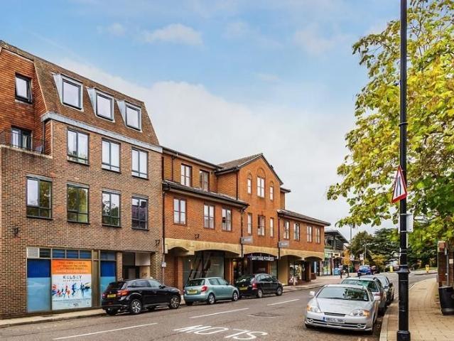 Studio for rent in Pachesham Park, Surrey