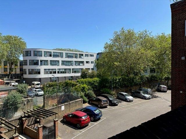 Apartment for rent in Stockwell, Greater London