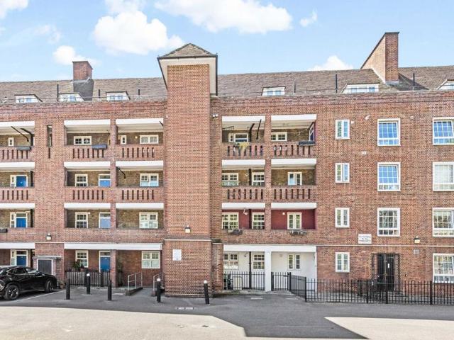 Apartment for rent in Stockwell, Greater London