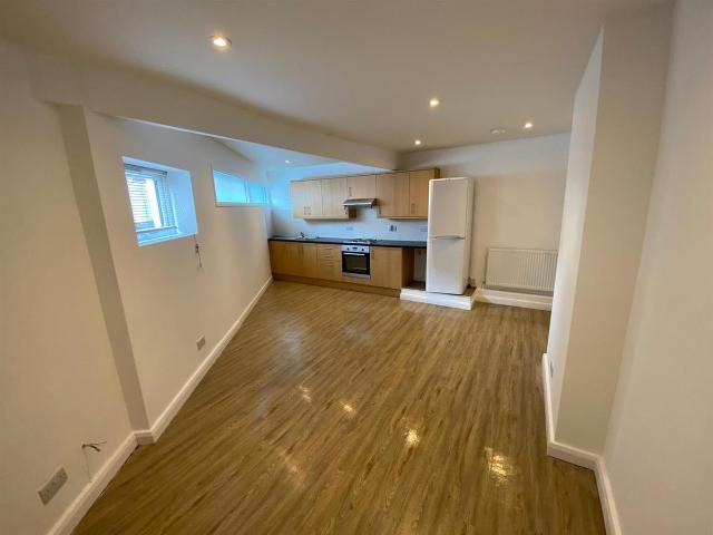 Apartment for rent in Stockwell, Greater London