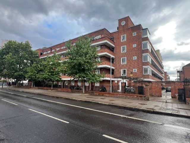 Apartment for rent in Stockwell, Greater London