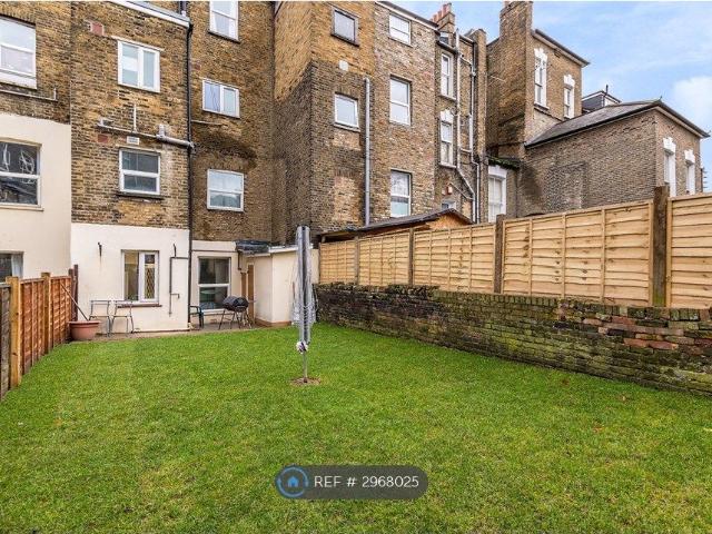 House for rent in Stockwell, Greater London