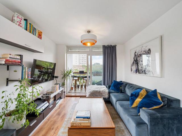 Apartment for rent in Stockwell, Greater London