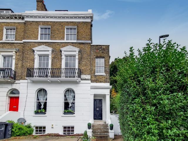 Apartment for rent in Stockwell, Greater London