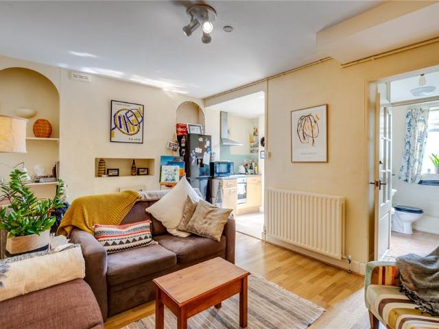 Apartment for rent in Stockwell, Greater London