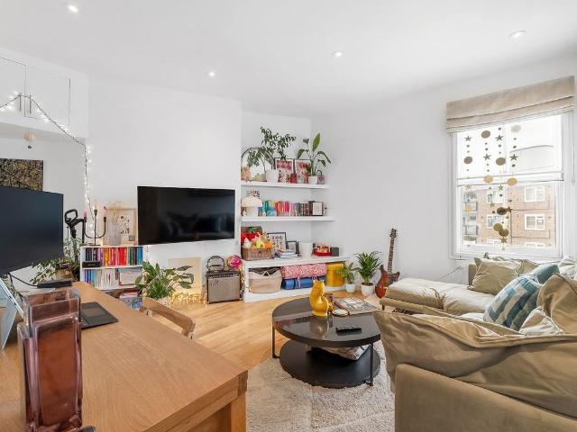 Apartment for rent in Stockwell, Greater London