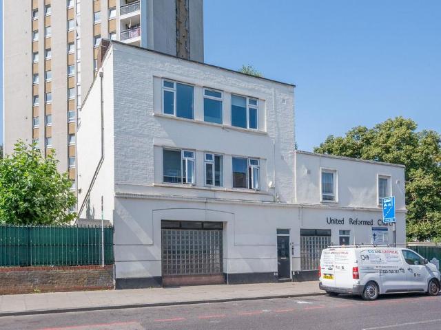 House for rent in Stockwell, Greater London