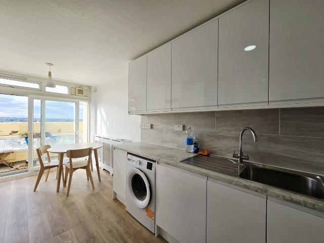 Apartment for rent in Stockwell, Greater London