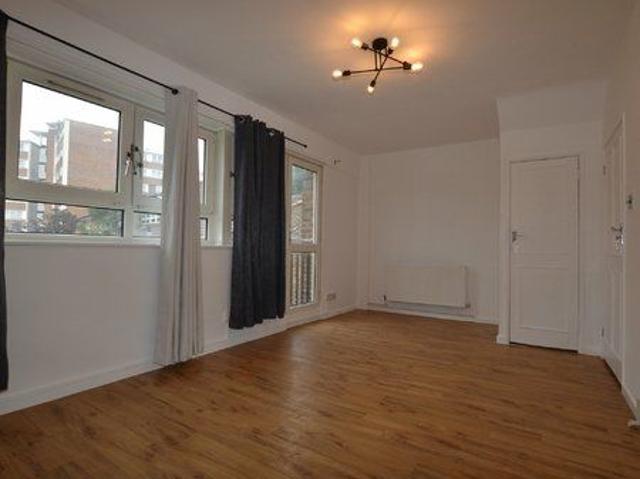 Apartment for rent in Southfields, Greater London