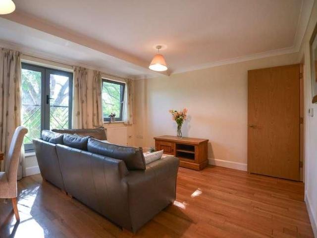 Apartment for rent in Guildford Park, Guildford