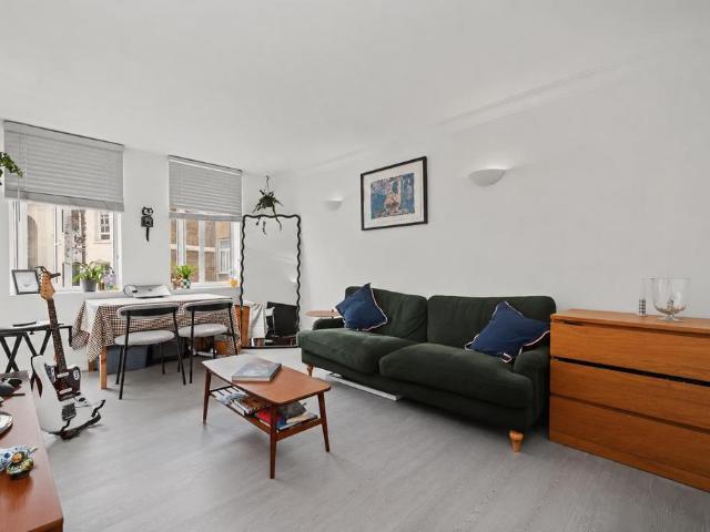 Apartment for rent in West Hackney, Greater London