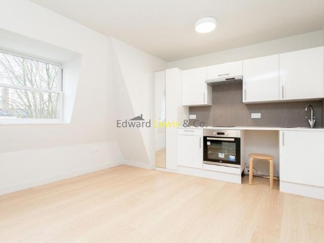 Apartment for rent in West Hackney, Greater London