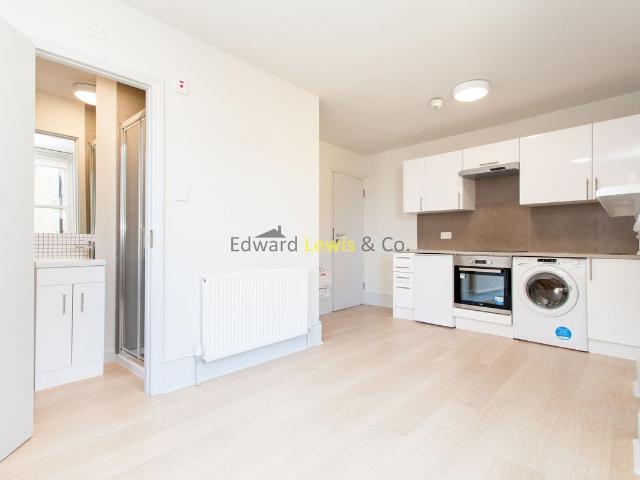 Studio for rent in West Hackney, Greater London