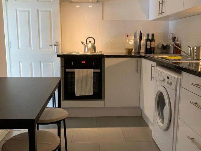 Studio for rent in West Hackney, Greater London