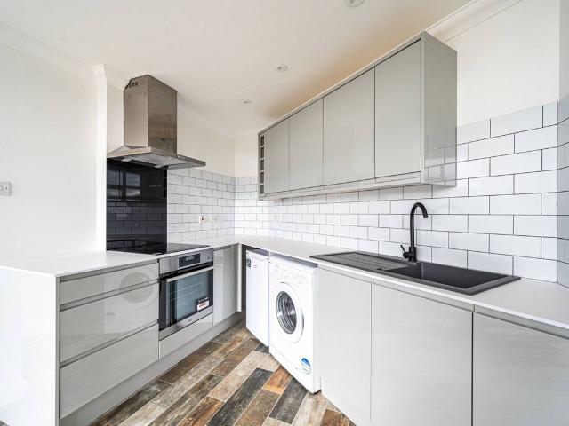 Apartment for rent in West Hackney, Greater London