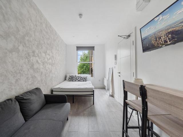Apartment for rent in West Hackney, Greater London