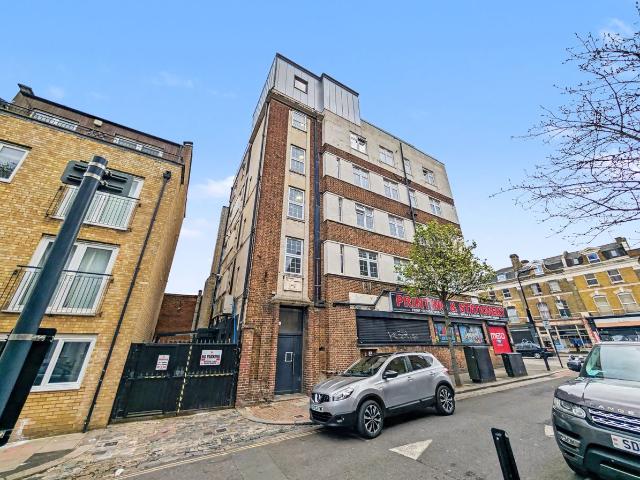 Apartment for rent in Shacklewell, Greater London