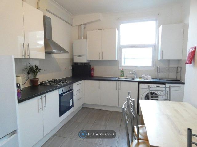 House for rent in Shacklewell, Greater London