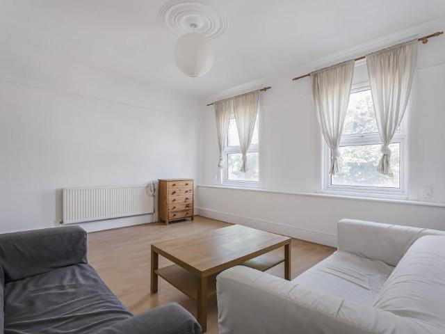 House for rent in Shacklewell, Greater London