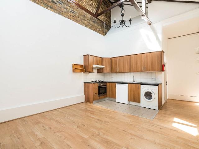 Apartment for rent in Shacklewell, Greater London