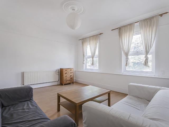 Apartment for rent in Shacklewell, Greater London