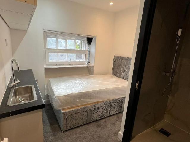 Studio for rent in Slough