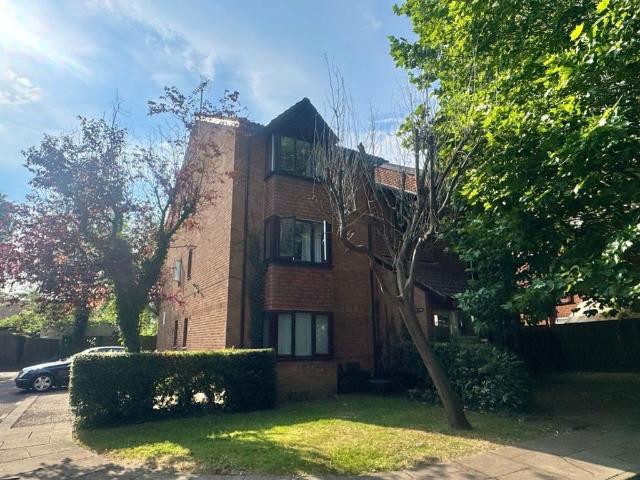 Studio for rent in Slough