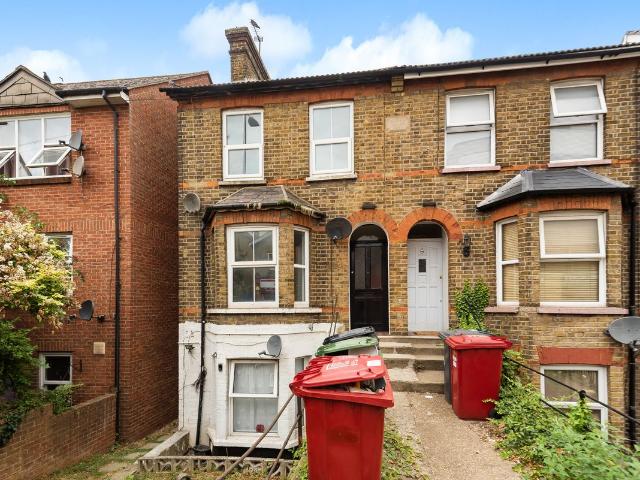 Apartment for rent in Slough