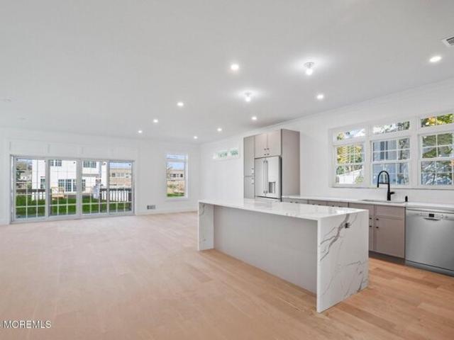 House for sale in Long Branch
