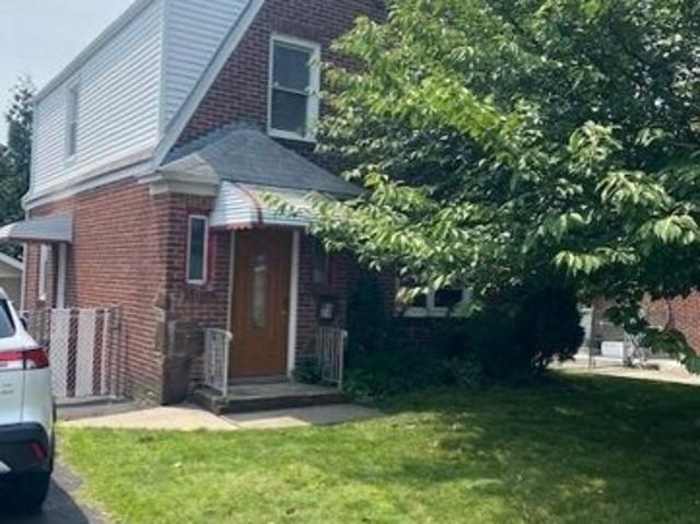 House for sale in Elmwood Park House for sale in Elmwood Park
